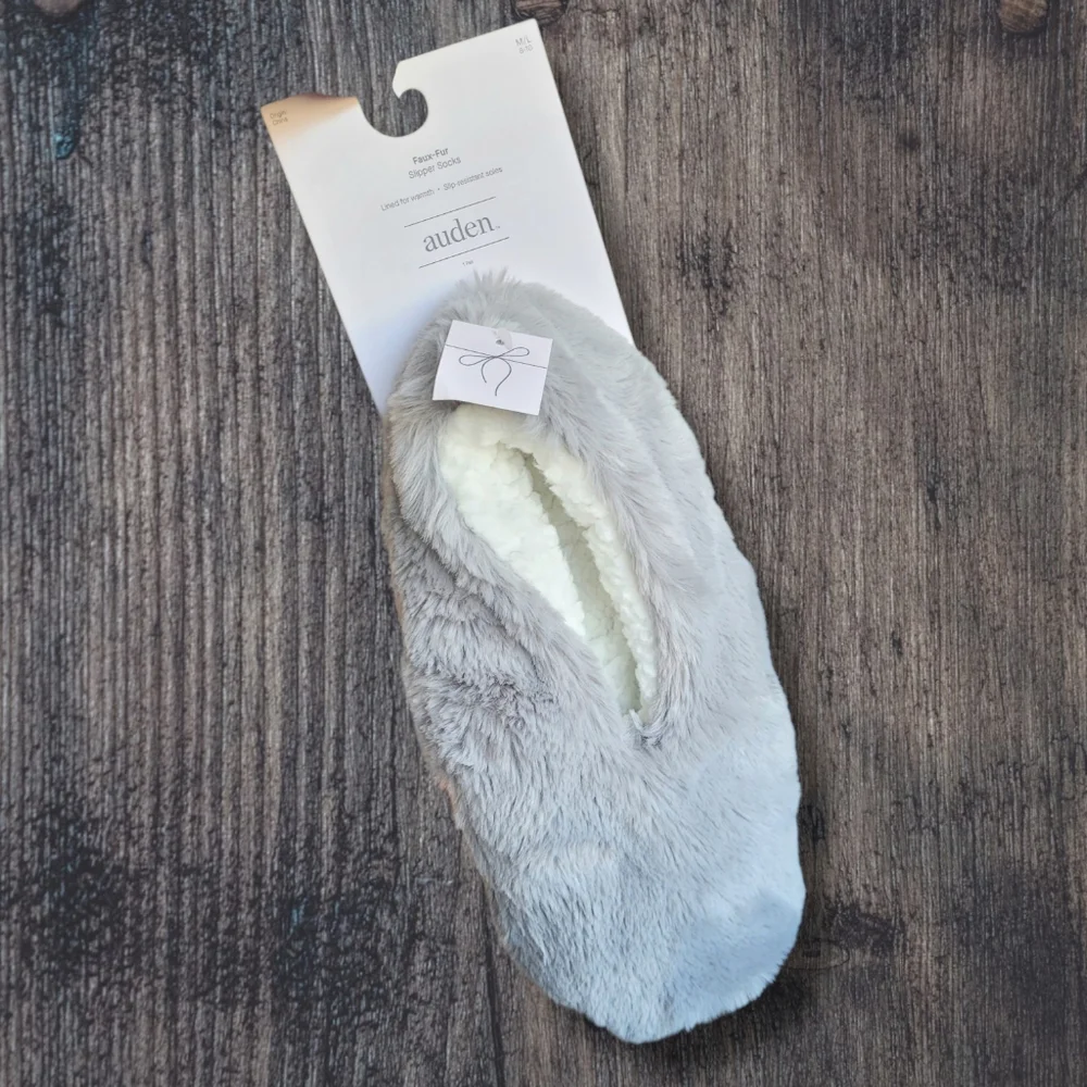 NWT Auden Womens M/L Plush Grey Fauw Fur Slipper Socks